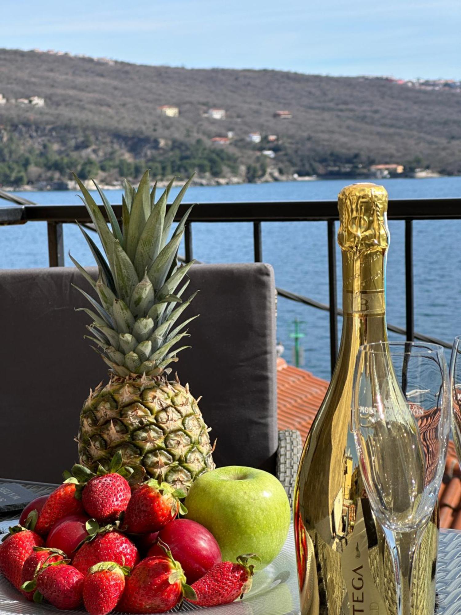 אופטיה Villa Volos Apartment Karmen With Roof Terrace, Sea View, Free Private Parking מראה חיצוני תמונה